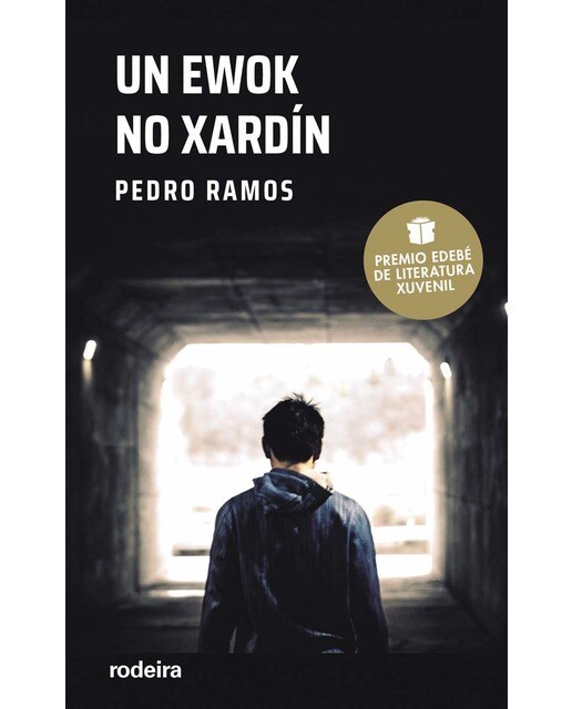 UN EWOK NO XARDÍN (Capa mole) 1