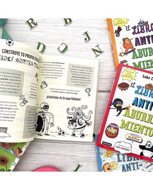 El libro antiaburrimiento: Ilustrado por Scott Garrett (Tapa blanda) 5