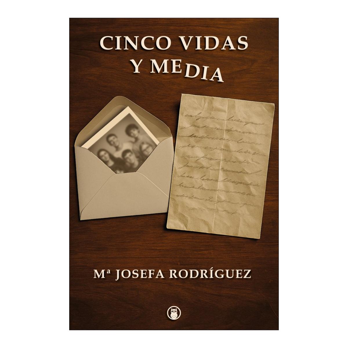 Cinco vidas y media (Capa mole com abas) 1