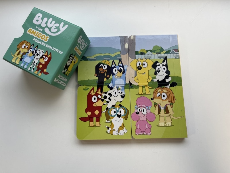 Bluey. Libro juguete - Bluey y sus amigos. Pequeña biblioteca (edición en español) (Capa dura) 7