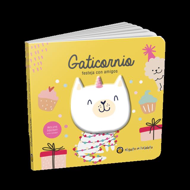 Gaticornio festeja con amigos 1