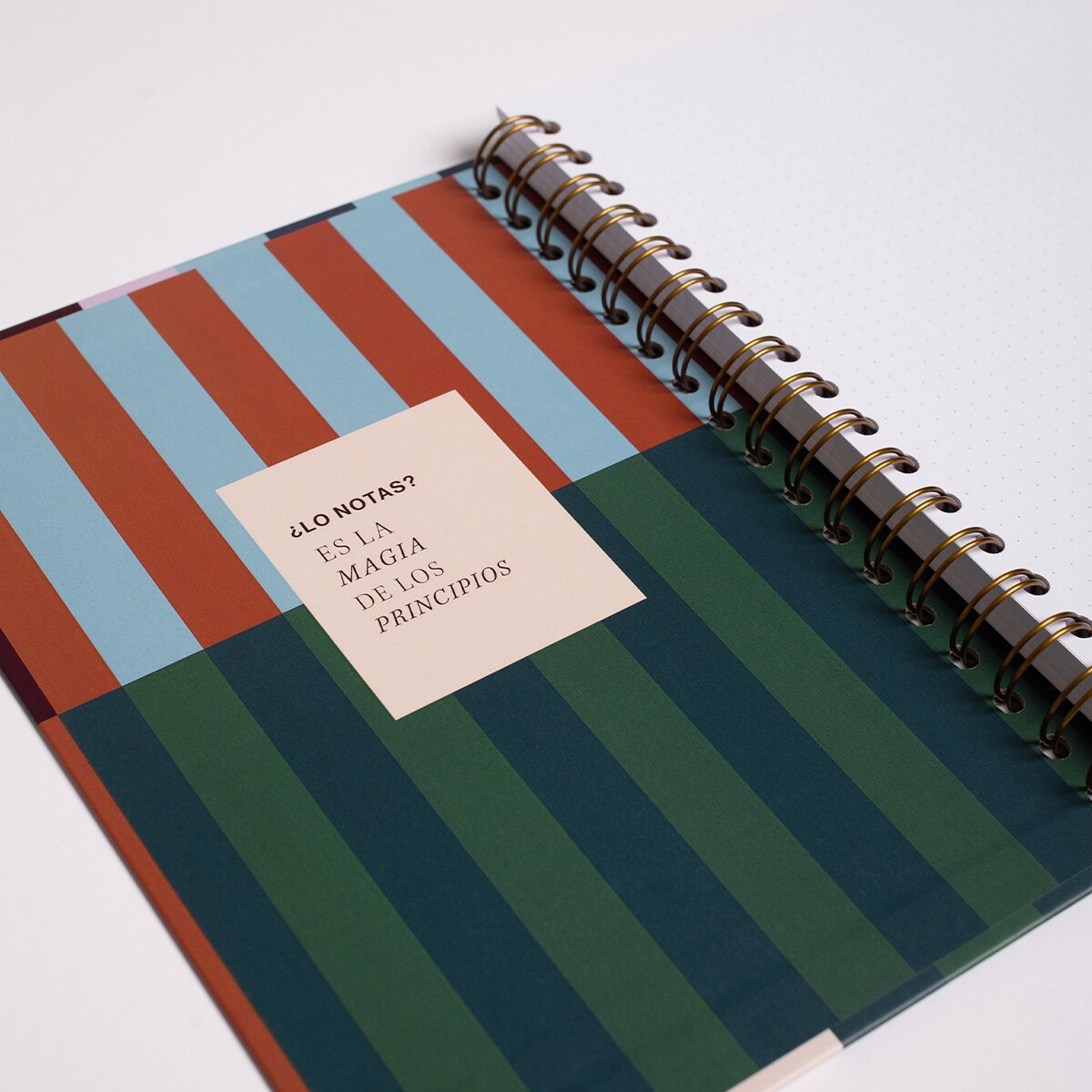Libreta tapa dura Este es el inicio de algo extraordinario UO multicolor Multicolor-3