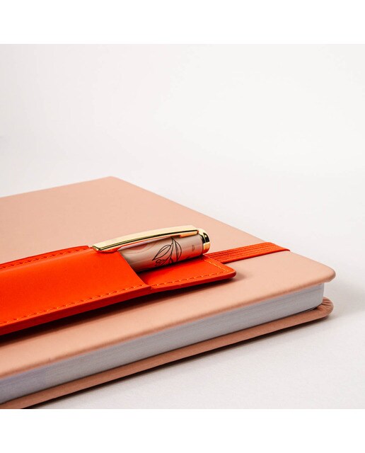 Caderno M com Acessórios para Canetas Esferográficas ou Óculos - Laranja e Multicolor Laranja / Multicolor-2