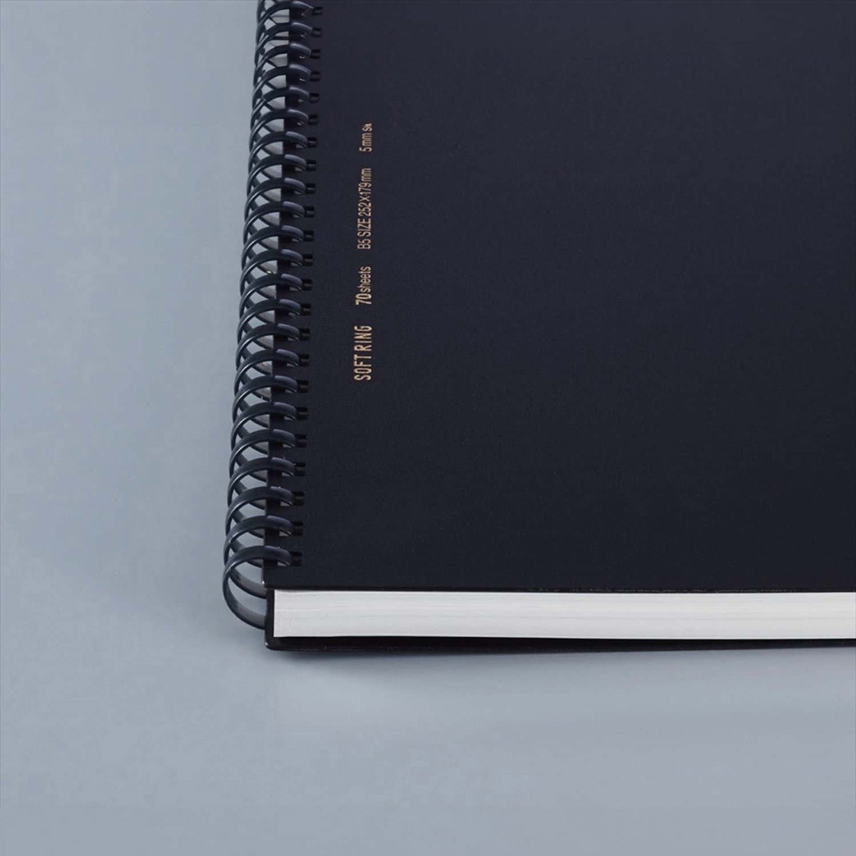 Imagen 7 de Cuaderno anillas flexibles Kokuyo lineas A5 negro