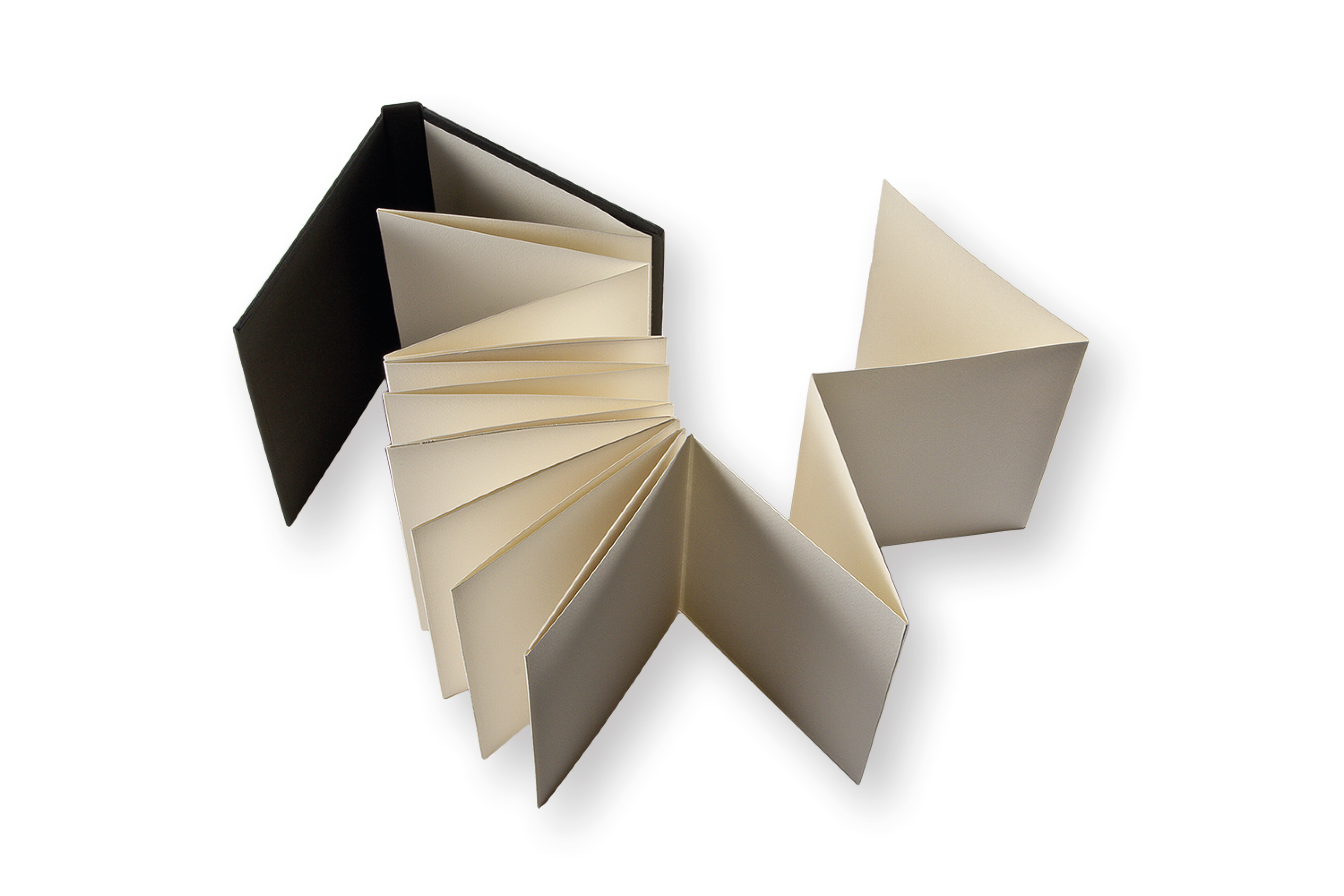Caderno Fabriano Leporello 260 g/m2. Capas de Cor Preta com Elastico em Formato 11,5*16,5 cm Preto-2