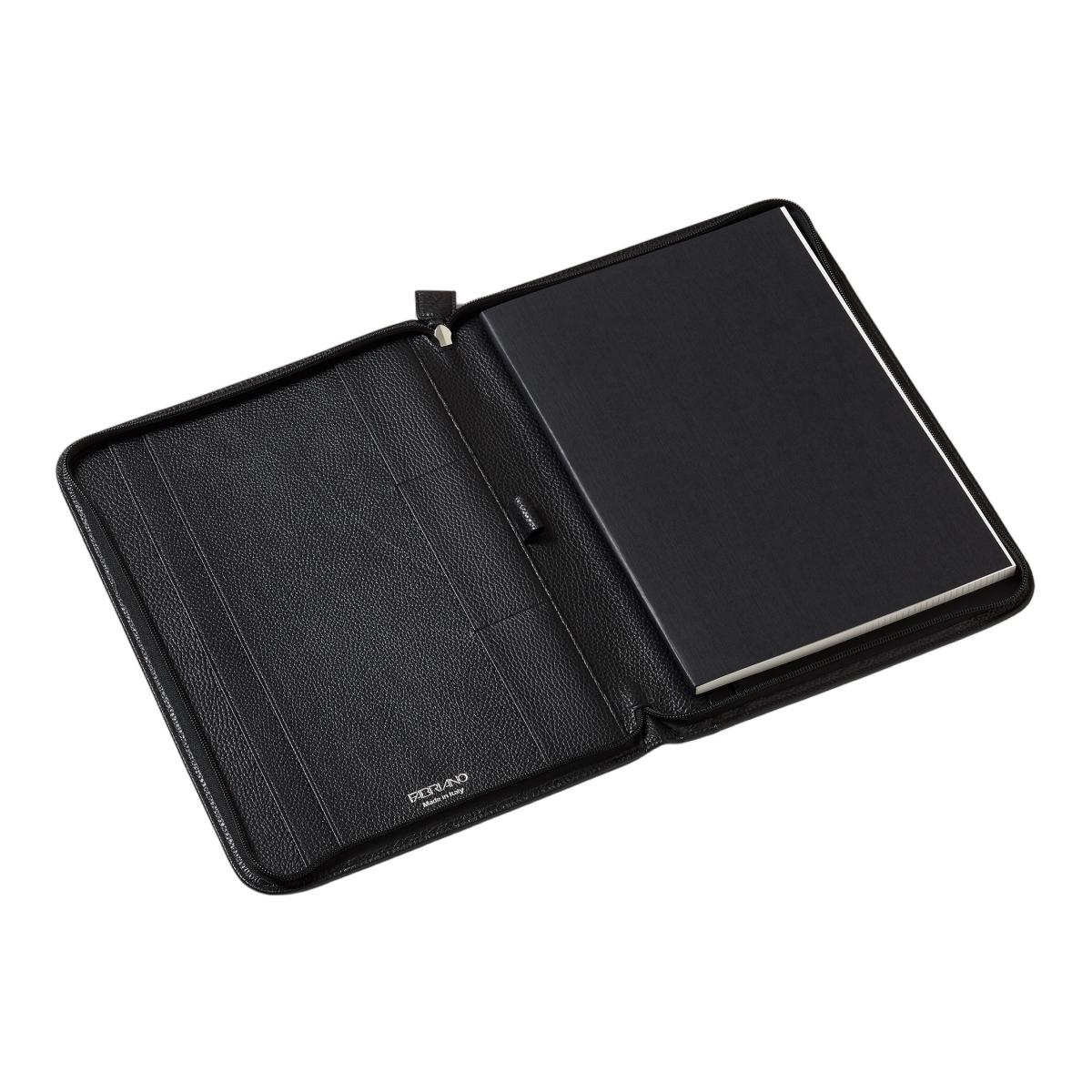 Capa em Pele Preta com Bolsos Interiores e Fecho de Correr. Inclui Bloco de Notas A5 Fabriano Preto-3