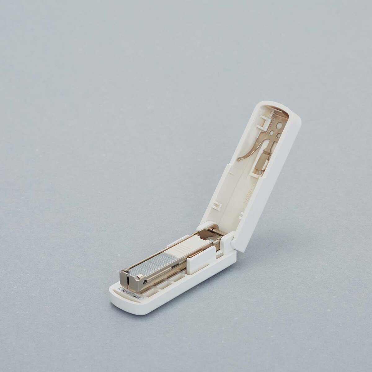 Grapadora compacta Kokuyo Good Tools blanca Blanco-10