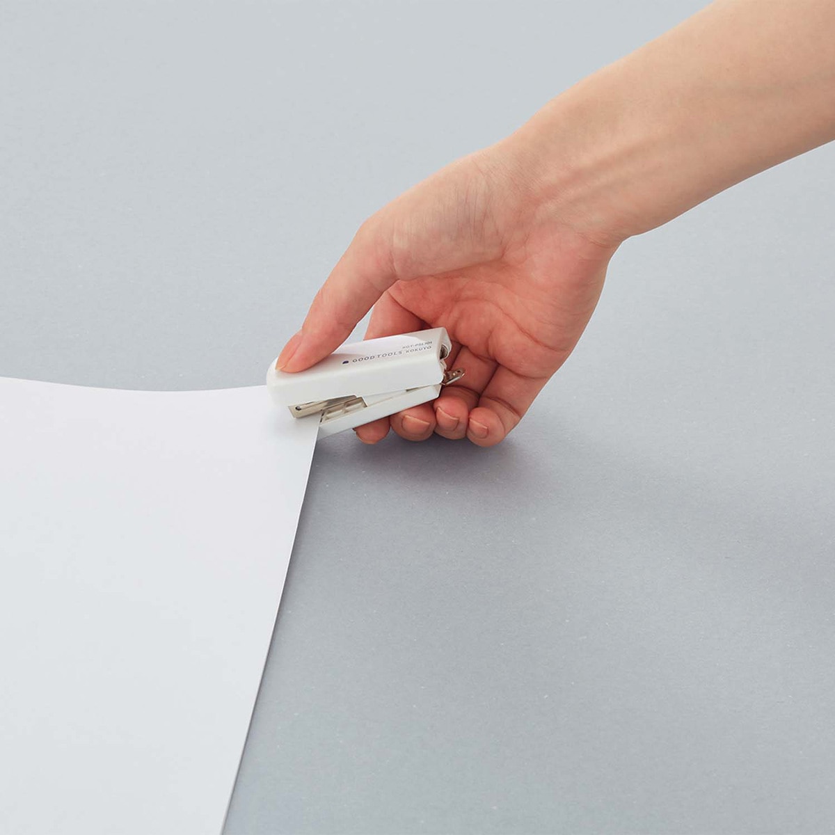 Grapadora compacta Kokuyo Good Tools blanca Blanco-15