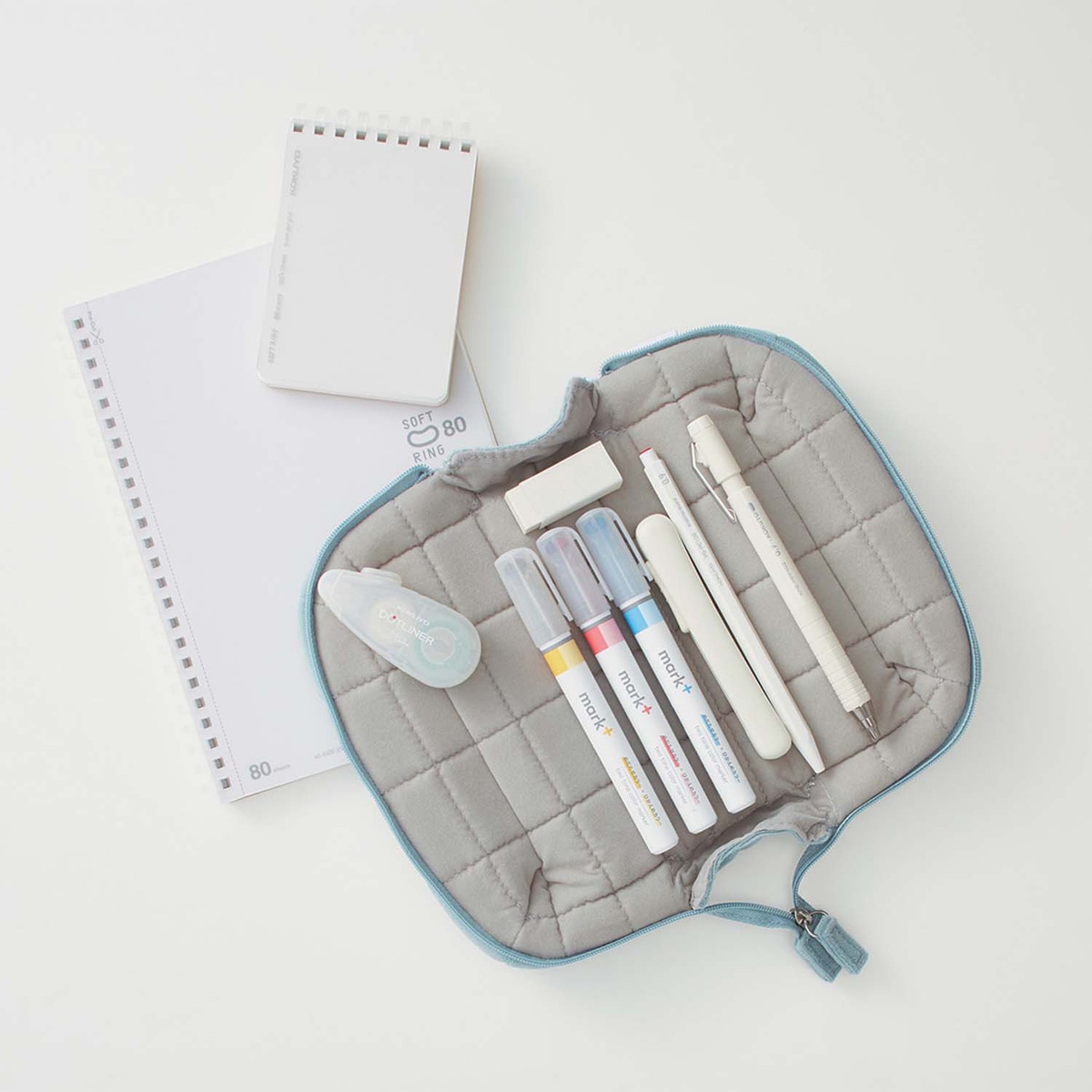 Imagen 4 de Estuche multiusos acolchado Kokuyo Mococo azul Azul