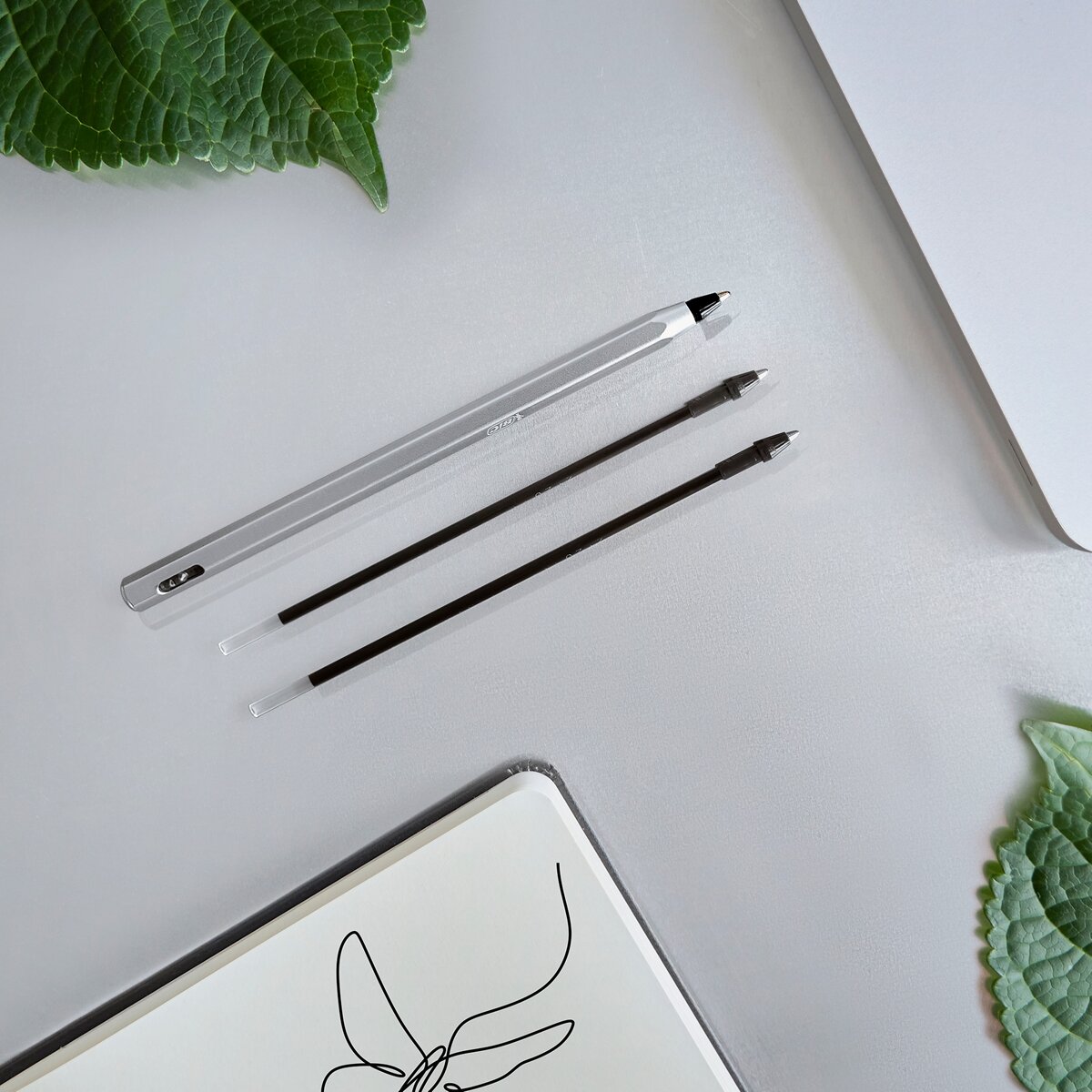 Caneta esferográfica Cristal ReNew com 2 Recargas Tinta Preta Preto-6
