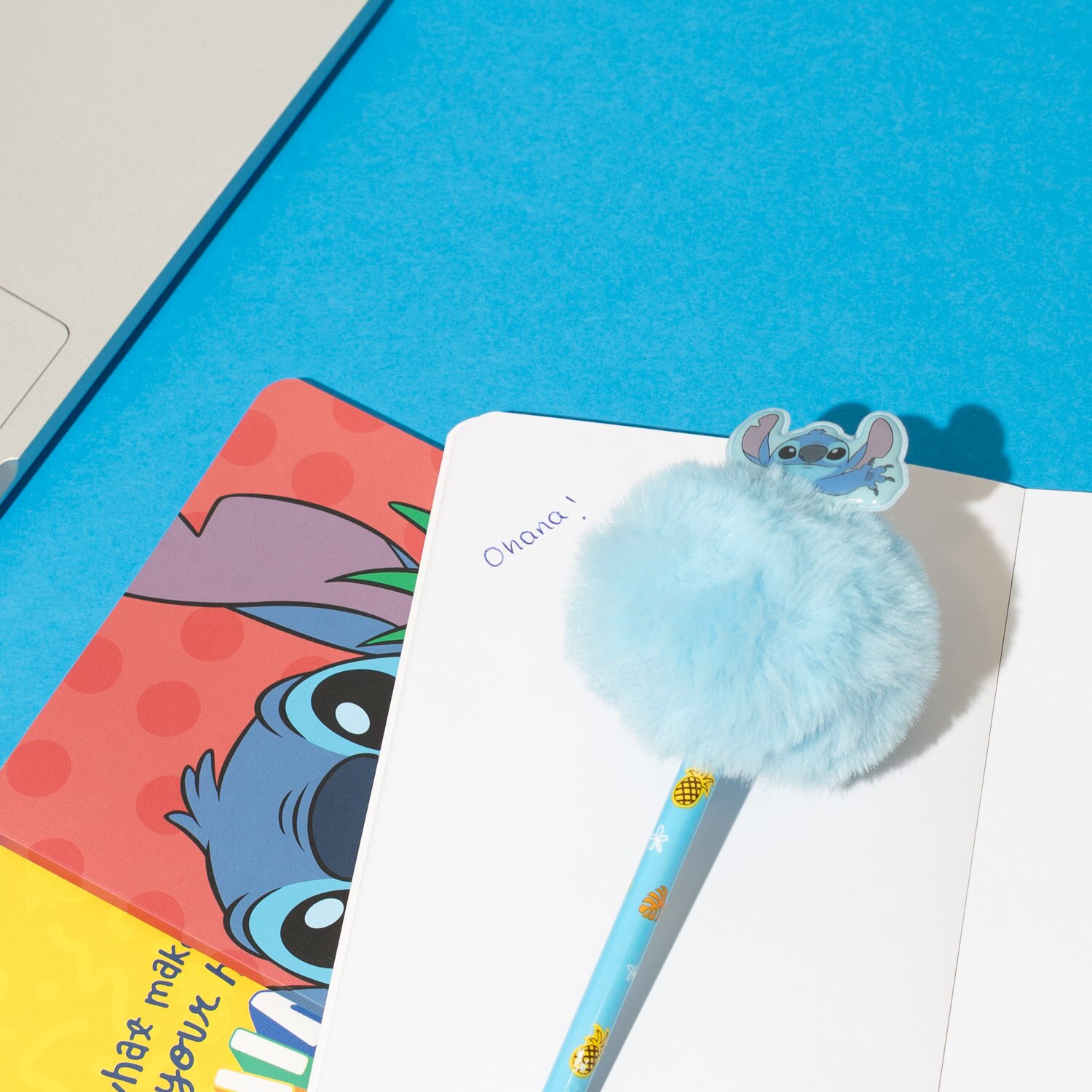 Bolígrafo con pompón Disney Stitch Tropical Erik azul 7