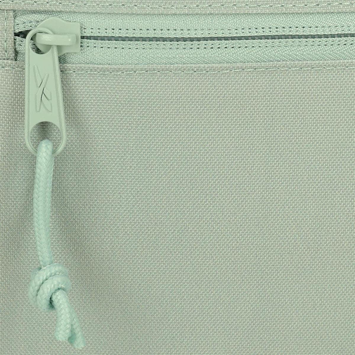 Estuche Reebok Trace tres compartimentos 6