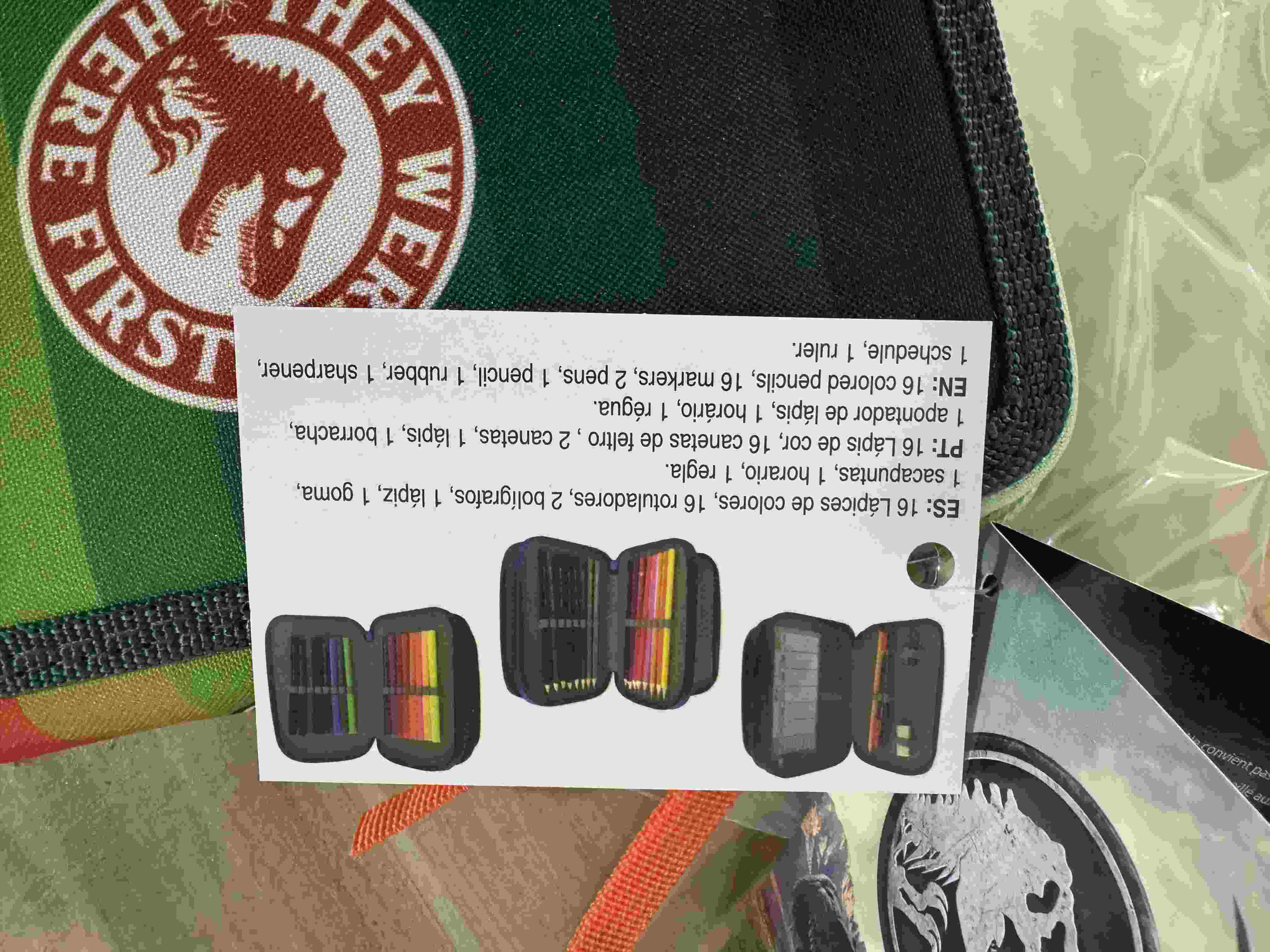 Plumier 3 pisos Jurassic CyP Brands multicolor verde 6
