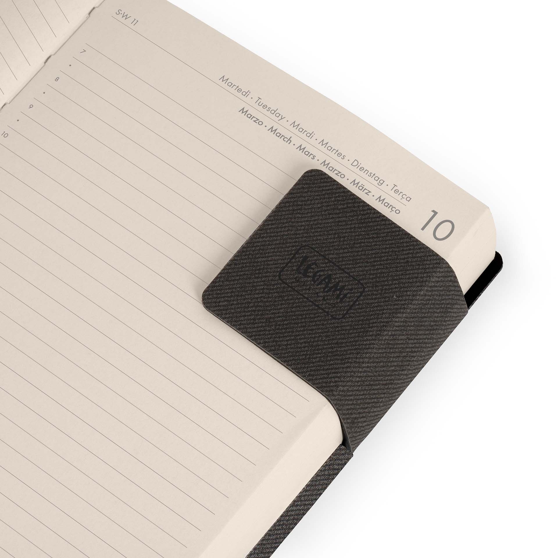 Agenda 1 día página 16 meses 25/26 Legami Deep Graphite multilingüe Negro-6
