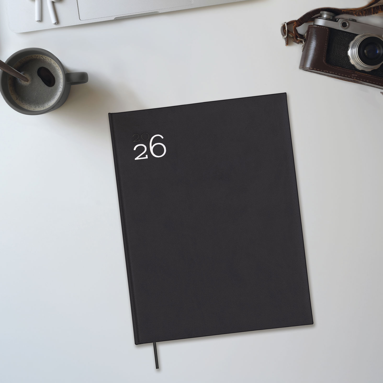 Agenda encuadernada año 2026 Dynamic Milano Y12-210x270 mm 2 Páginas Día Finocam negro internacional multilingüe 2