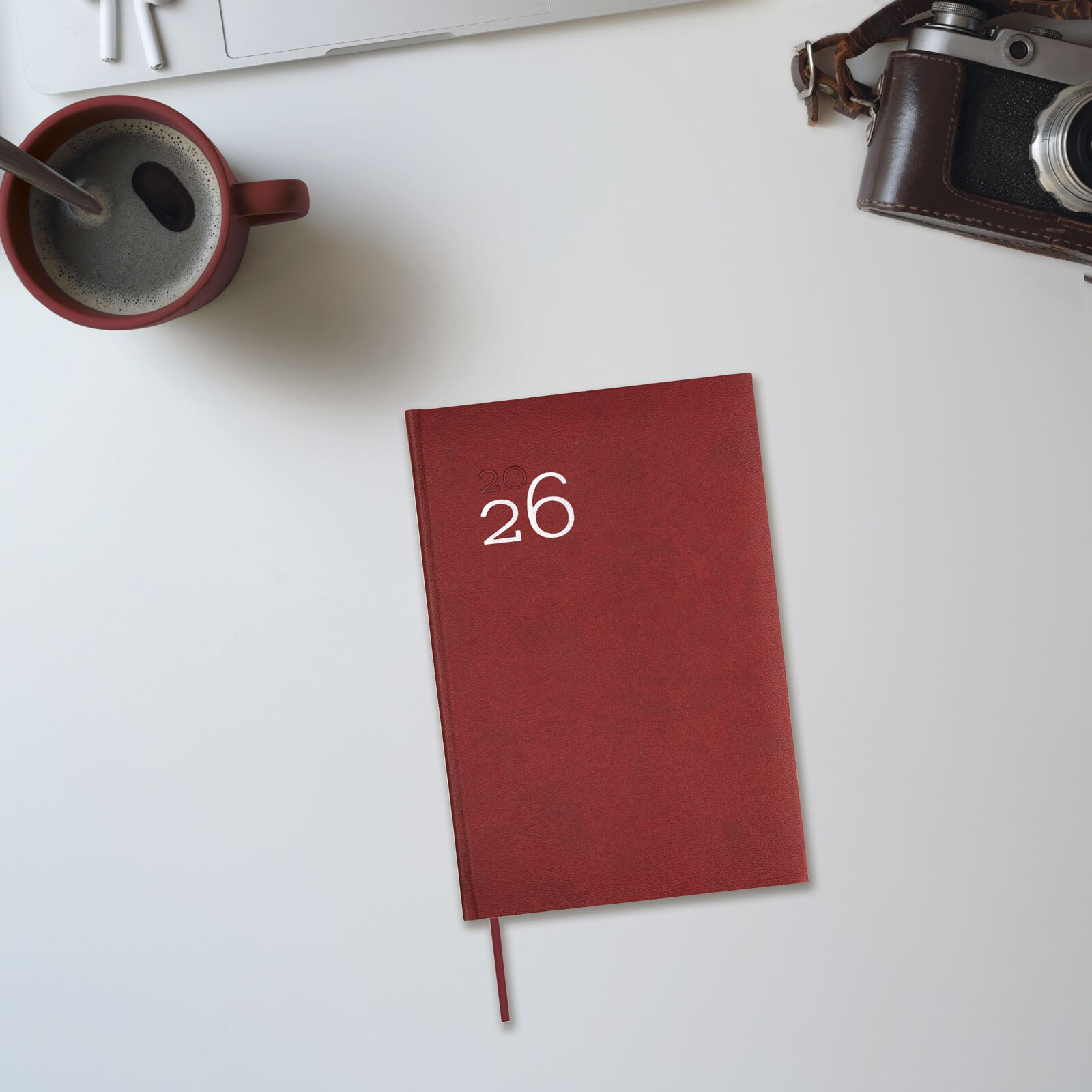 Agenda encuadernada año 2026 Dynamic Milano Y10-140x204 mm 1 Día Página Finocam burdeos catalán multilingüe 2