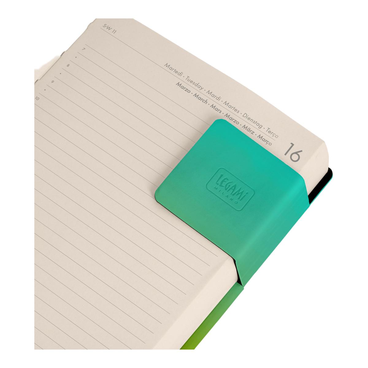 Agenda 1 Dia por Página 16 Meses 26/27 Legami Shades of Green Multilingüe Lilás-6