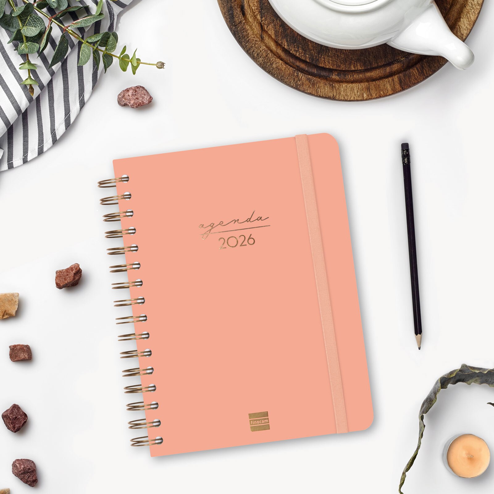 Agenda espiral doble año 2026 Trendy Alma E10-155x212 mm 1 Día Página Finocam coral internacional multilingüe 2