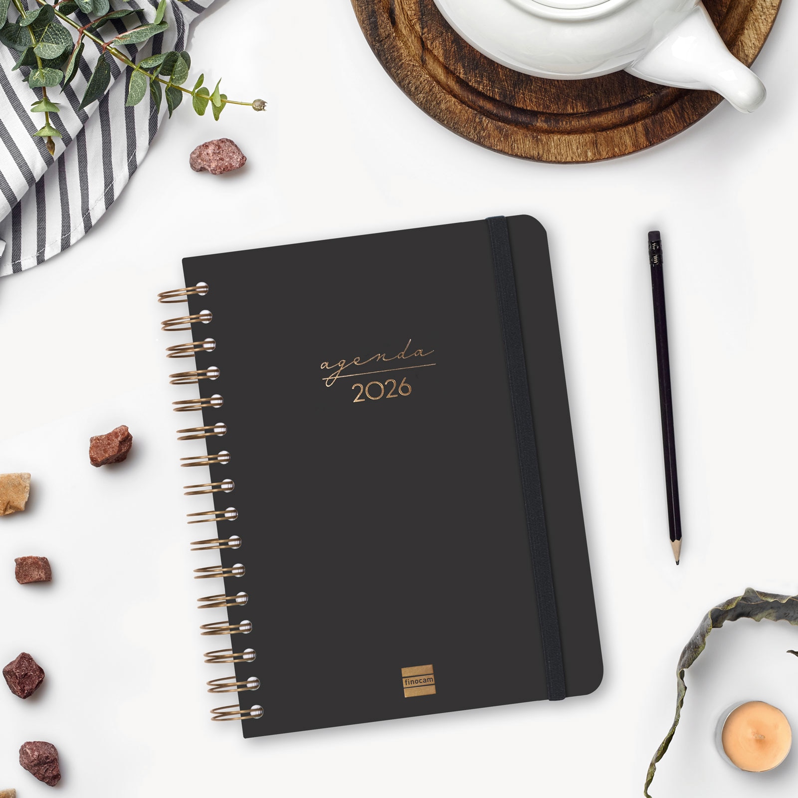 Agenda espiral doble año 2026 Trendy Alma E10-155x212 mm 1 Día Página Finocam negro castellano multilingüe 2