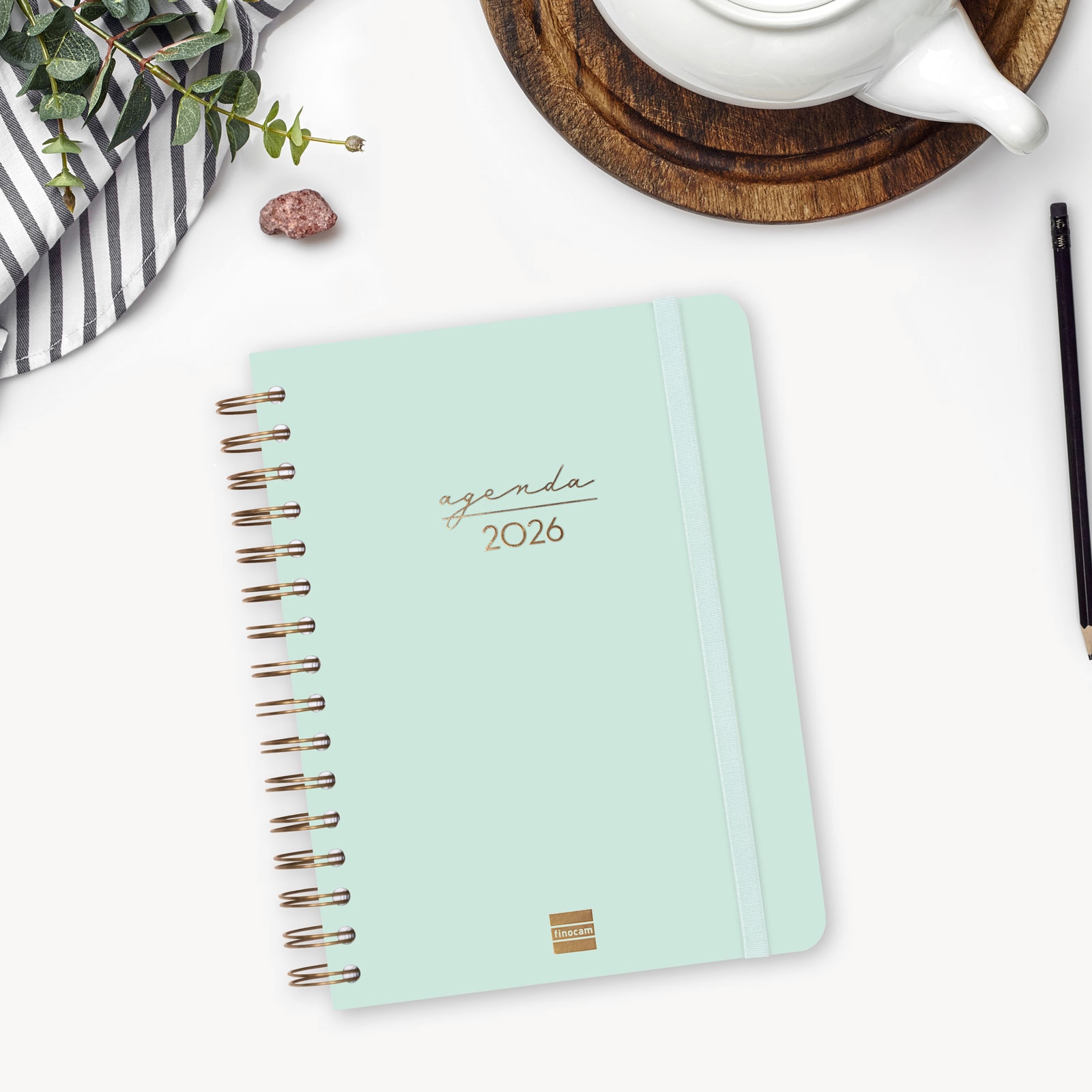 Agenda espiral doble año 2026 Trendy Alma E10-155x212 mm 1 Día Página Finocam menta catalán multilingüe 2