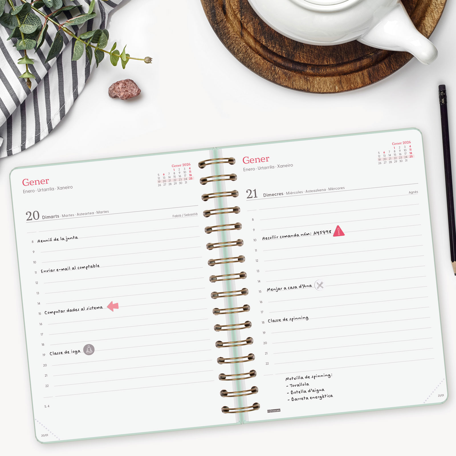 Agenda espiral doble año 2026 Trendy Alma E10-155x212 mm 1 Día Página Finocam menta catalán multilingüe 3