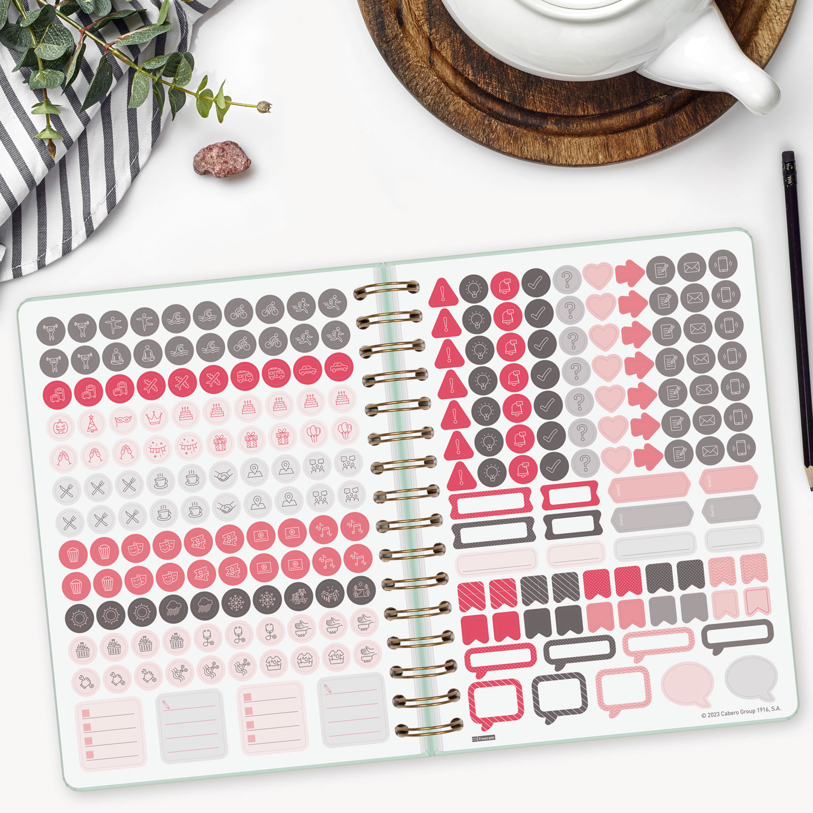 Agenda espiral doble año 2026 Trendy Alma E10-155x212 mm 1 Día Página Finocam menta catalán multilingüe 4