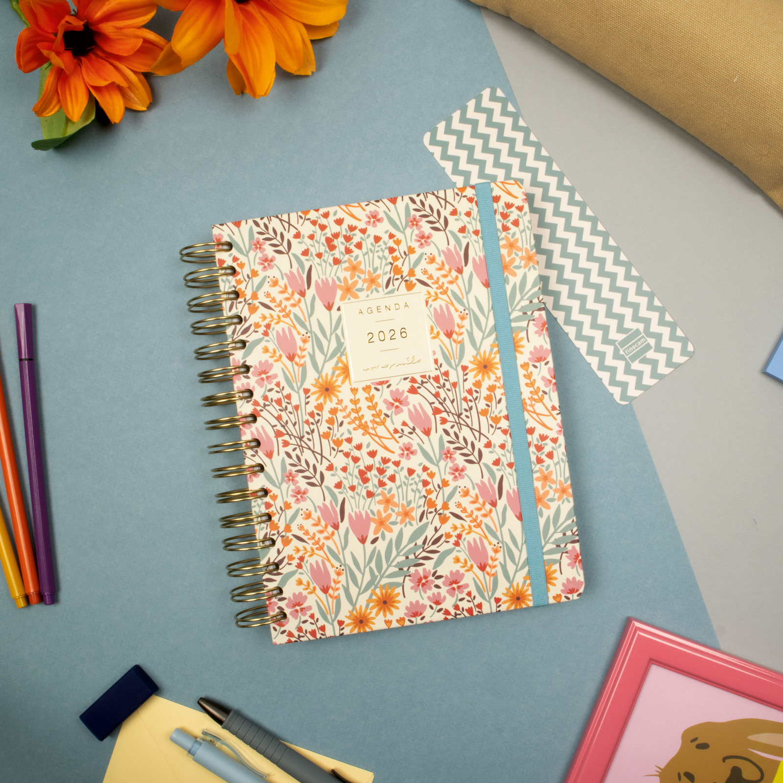 Agenda espiral doble año 2026 Moniquilla E10-155x212 mm 1 Día Página Espiga Finocam multicolor castellano Multicolor-2