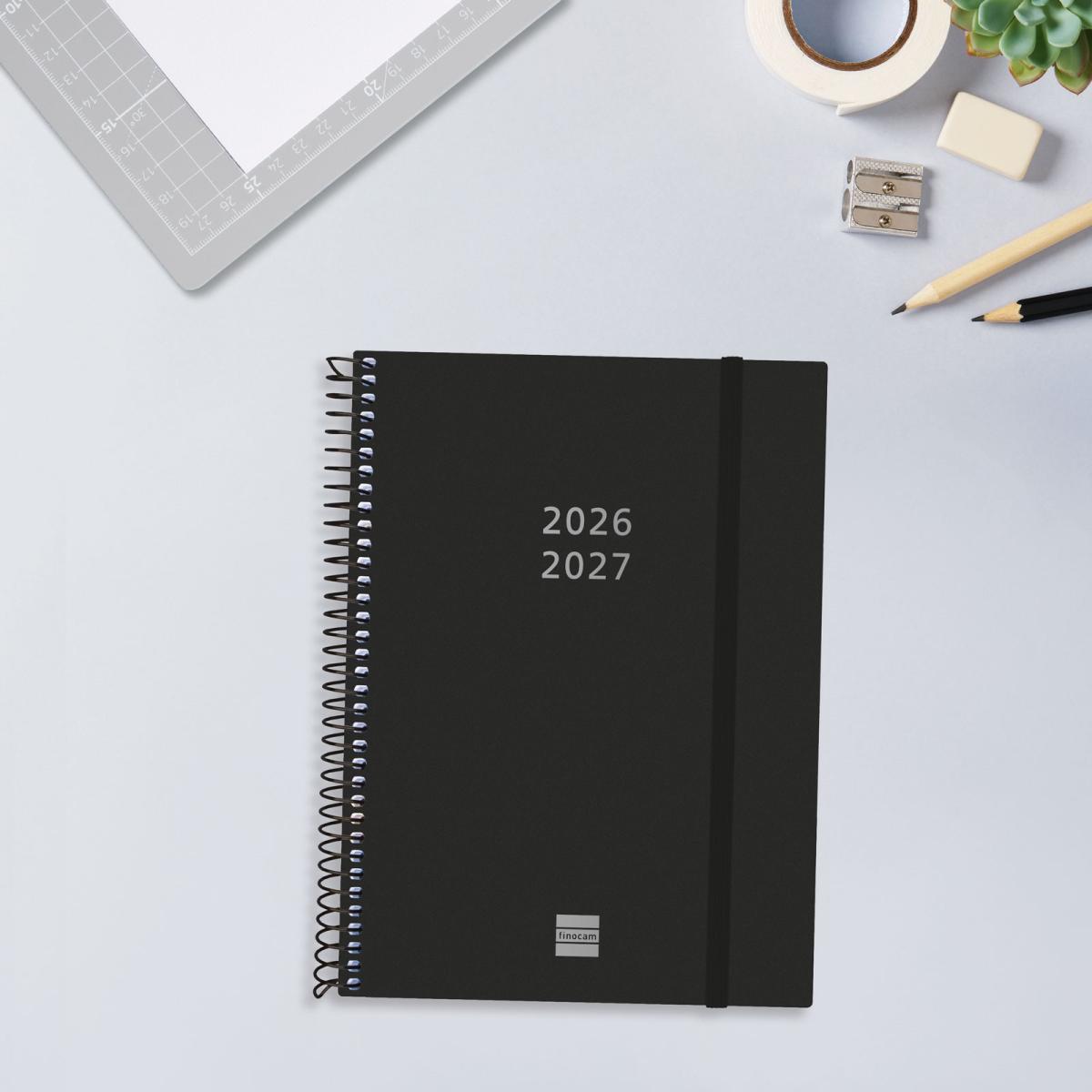 Agenda 18 meses julio 2026-diciembre 2027 espiral E10-155x212 mm semana vista horizontal Finocam negro internacional multilingüe 3