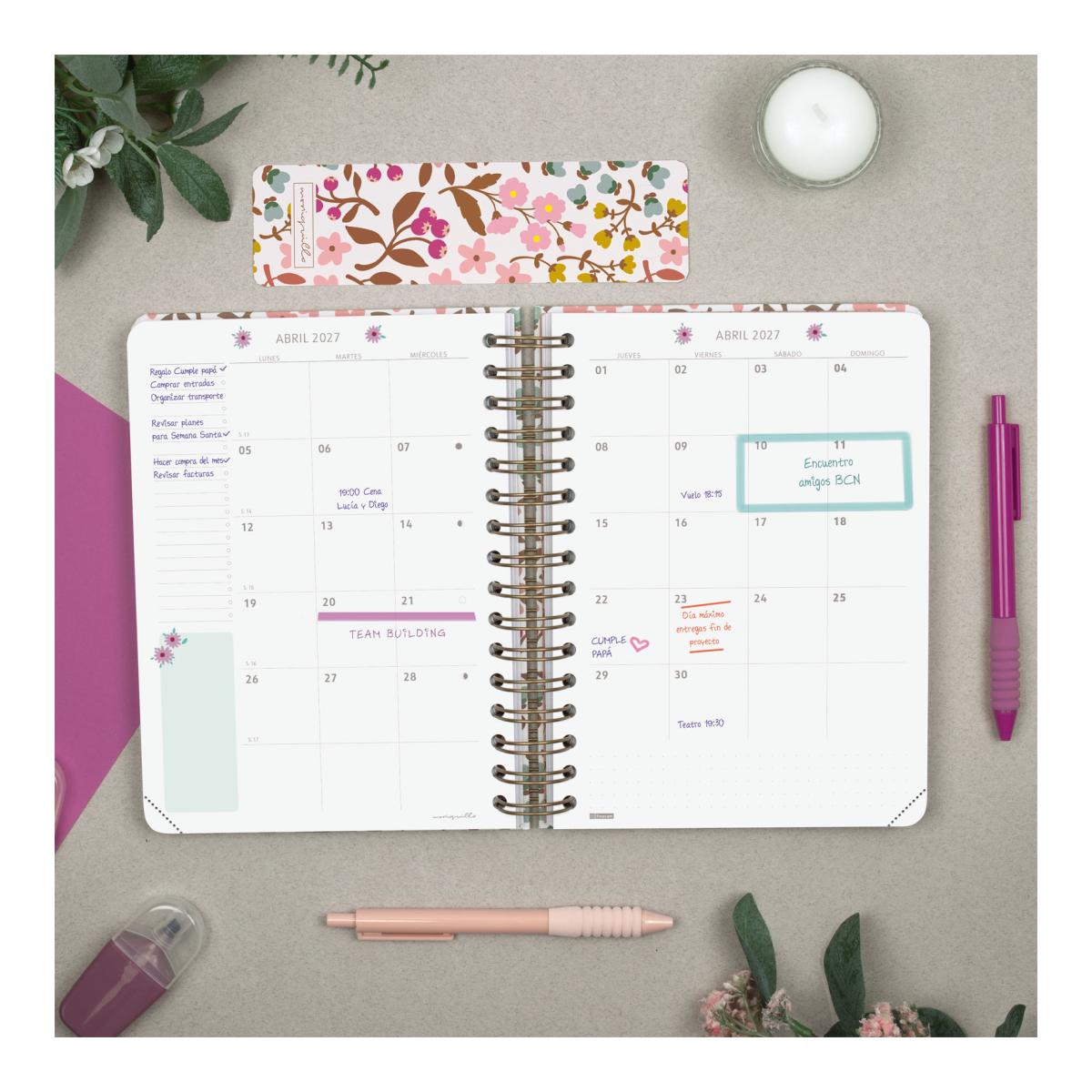 Agenda espiral doble año 2027 Moniquilla E10-155x212 mm 1 Día Página Finocam rosa castellano Rosa-4