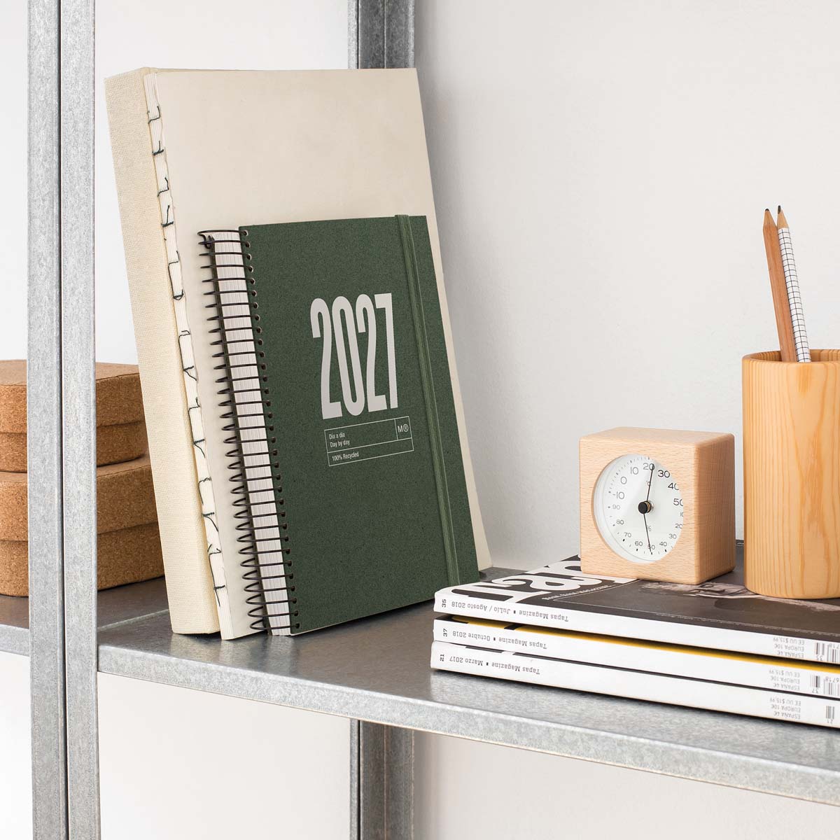 Agenda Espiral Plus Vista Semana Reciclada Dark Green 2027 Miquelrius Verde-6