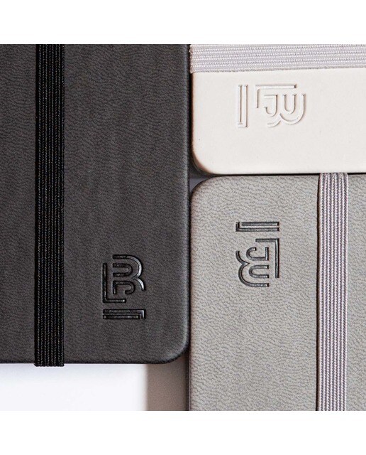 Caderno Grande A4 de Capa Dura e Papel Marfim de Linhas - Branco Branco-3