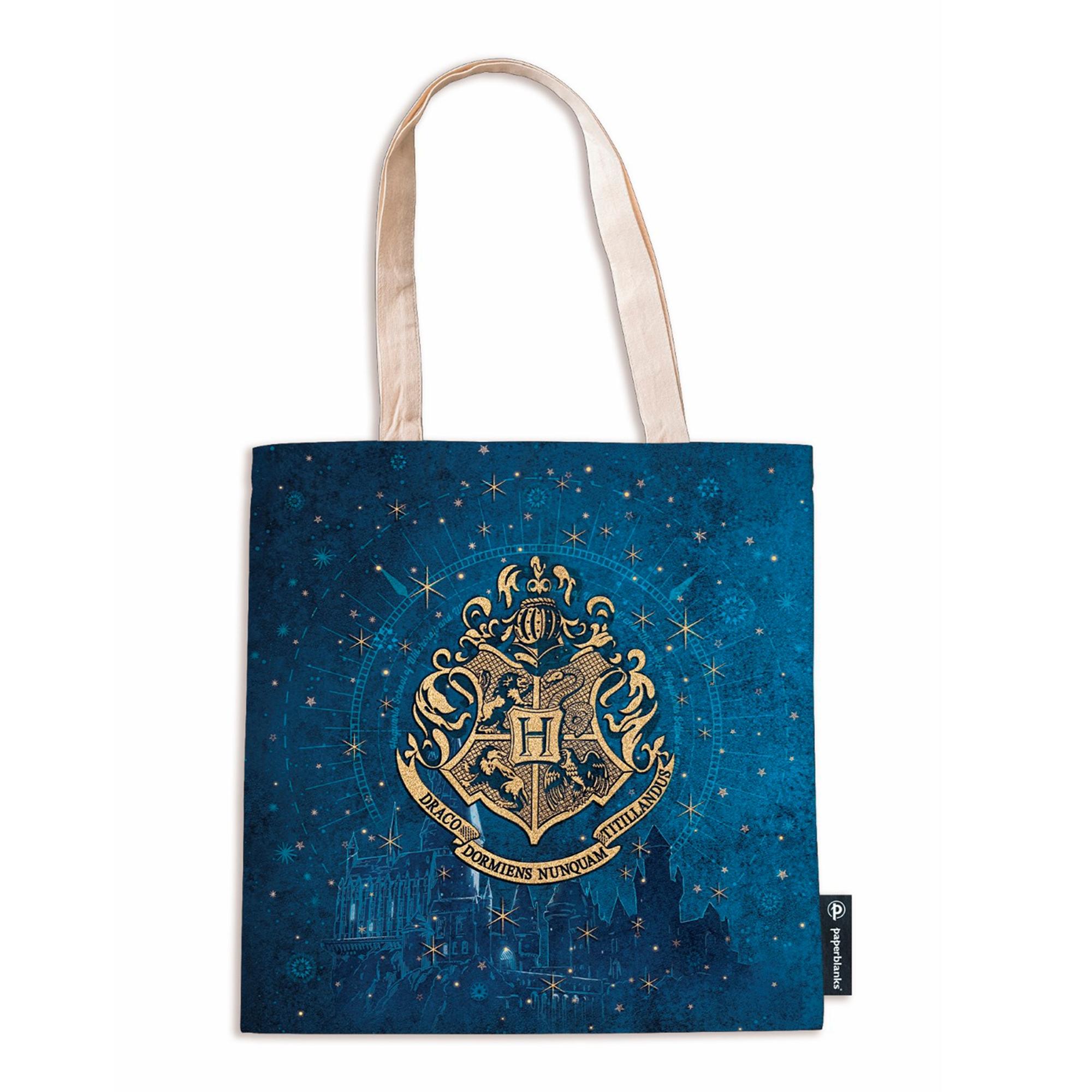 Imagen 2 de Bolsa de algodón o 'tote bag' Harry Potter Leyendas de Hogwarts (380x380mm) bolsillo interior y cremallera Paperblanks azul Azul
