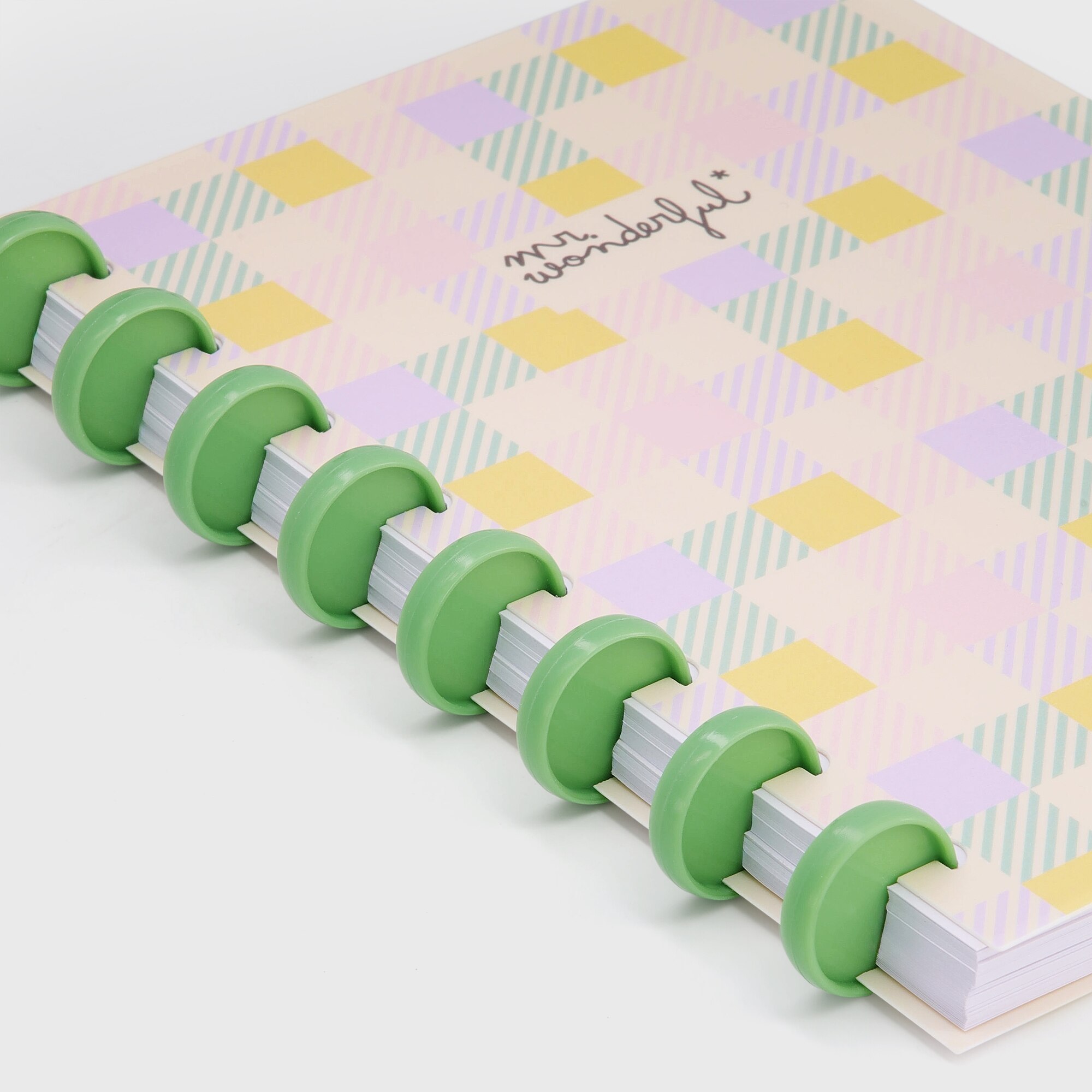 Caderno Mr Wonderful A5: quadrados amarelos, verdes e lilases 3