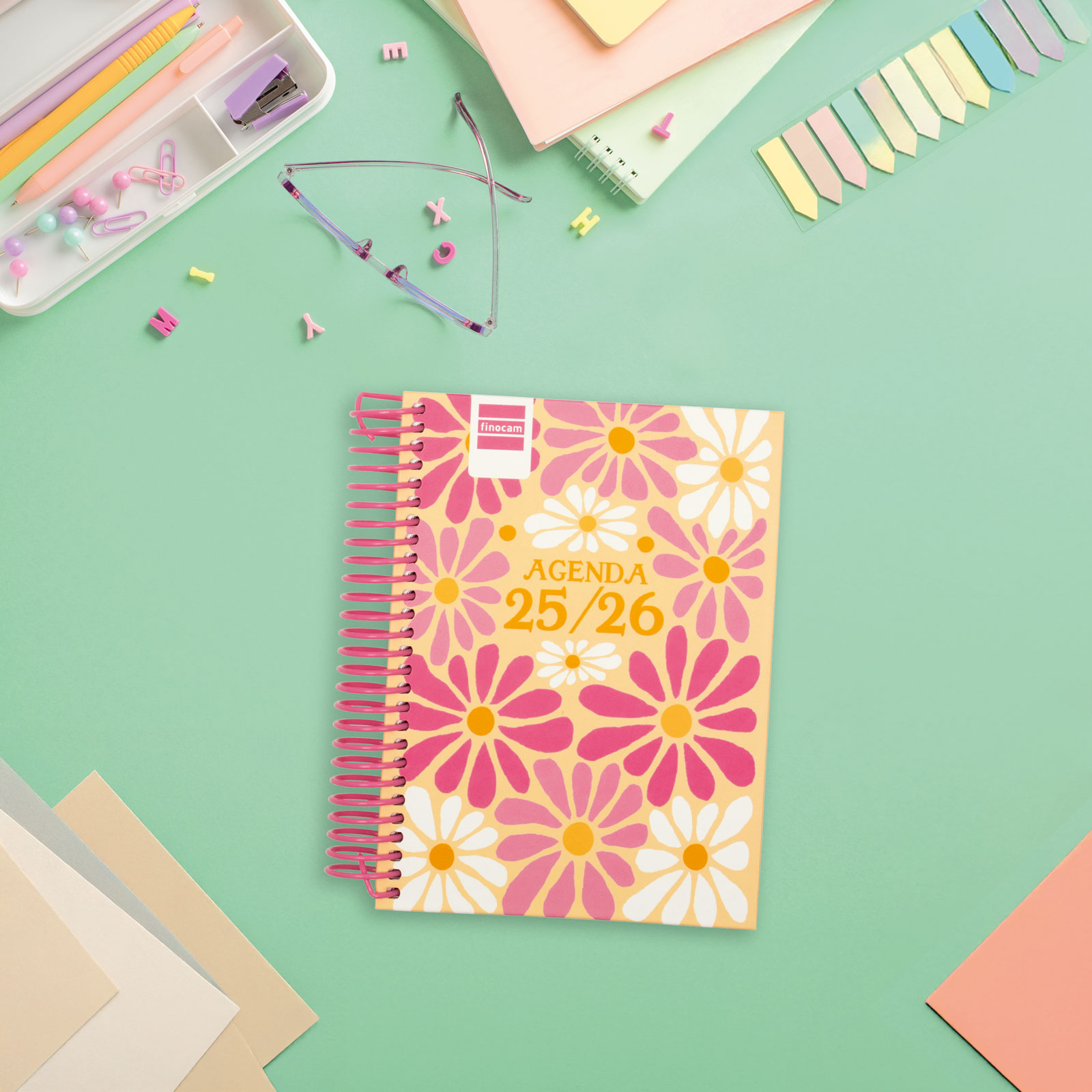 Agenda curso 2025-2026 Diva 1/8-120x164 mm 1 día página Spring Finocam multilingüe Multicolor-2