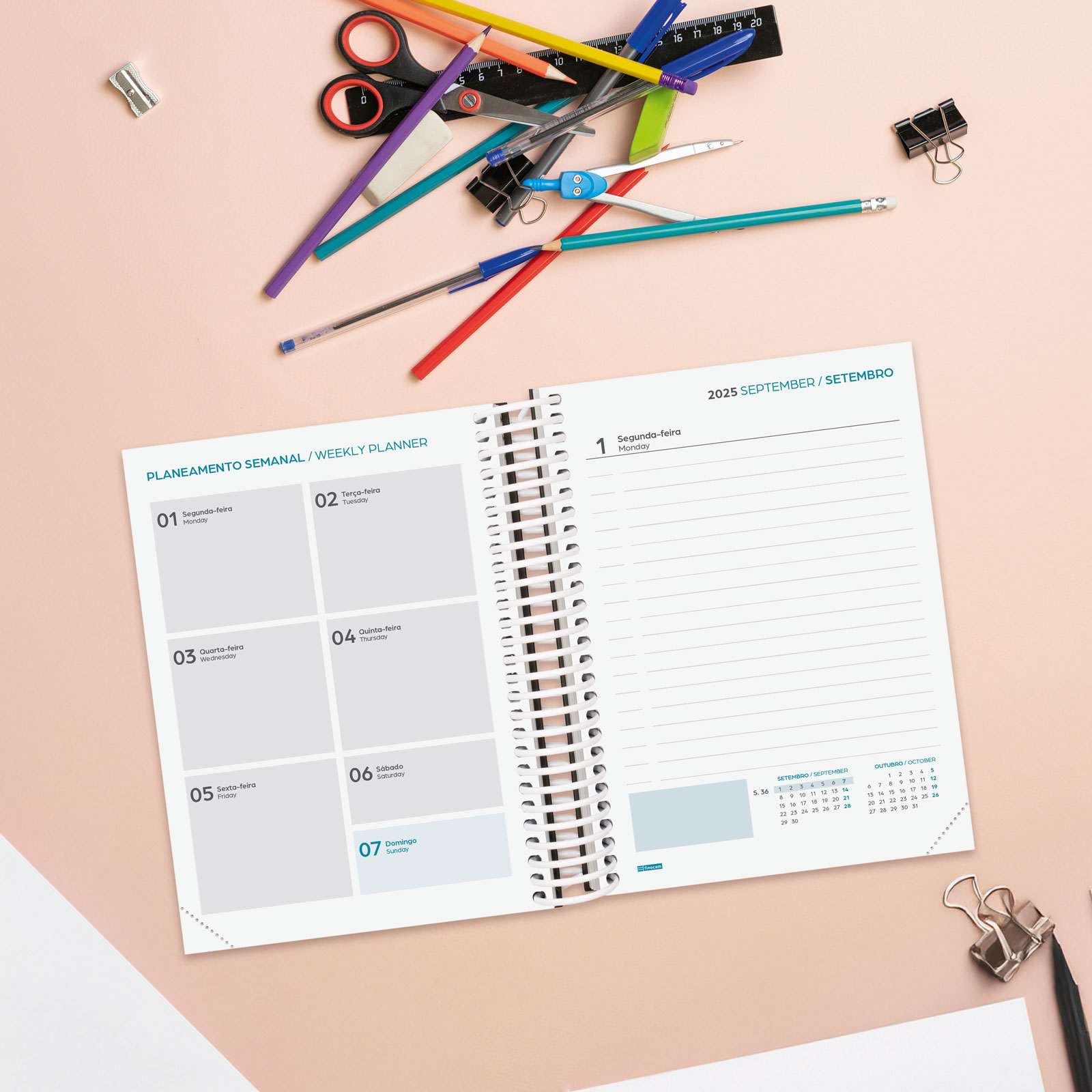 Agenda curso 2025-2026 Diva 1/8-120x164 mm 1 dia página Finocam preto português multilingue Preto-3