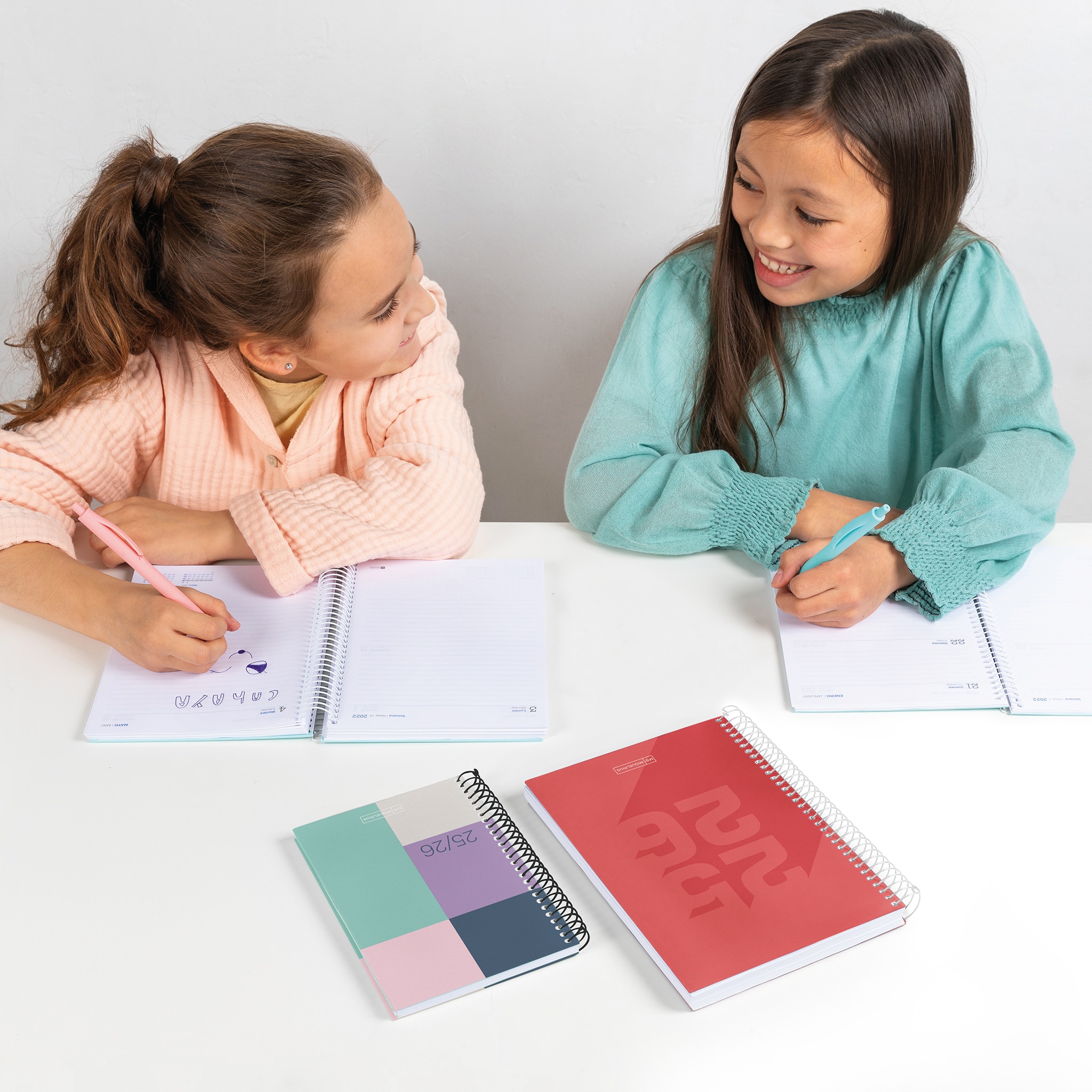 Agenda Escolar Plus Semana Vista Basic Coral 2025-2026 Miquelrius Castelhano Coral-10