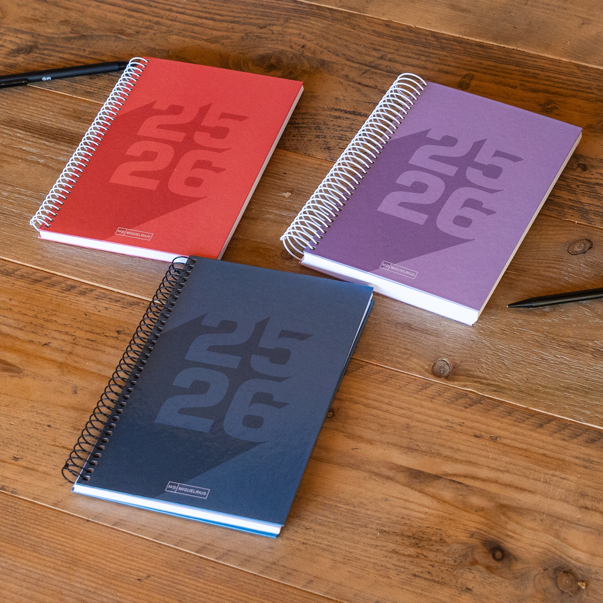 Agenda Escolar Plus 1 Día por Página Basic Marino 2025-2026 Miquelrius Espanhol Azul-marinho-9