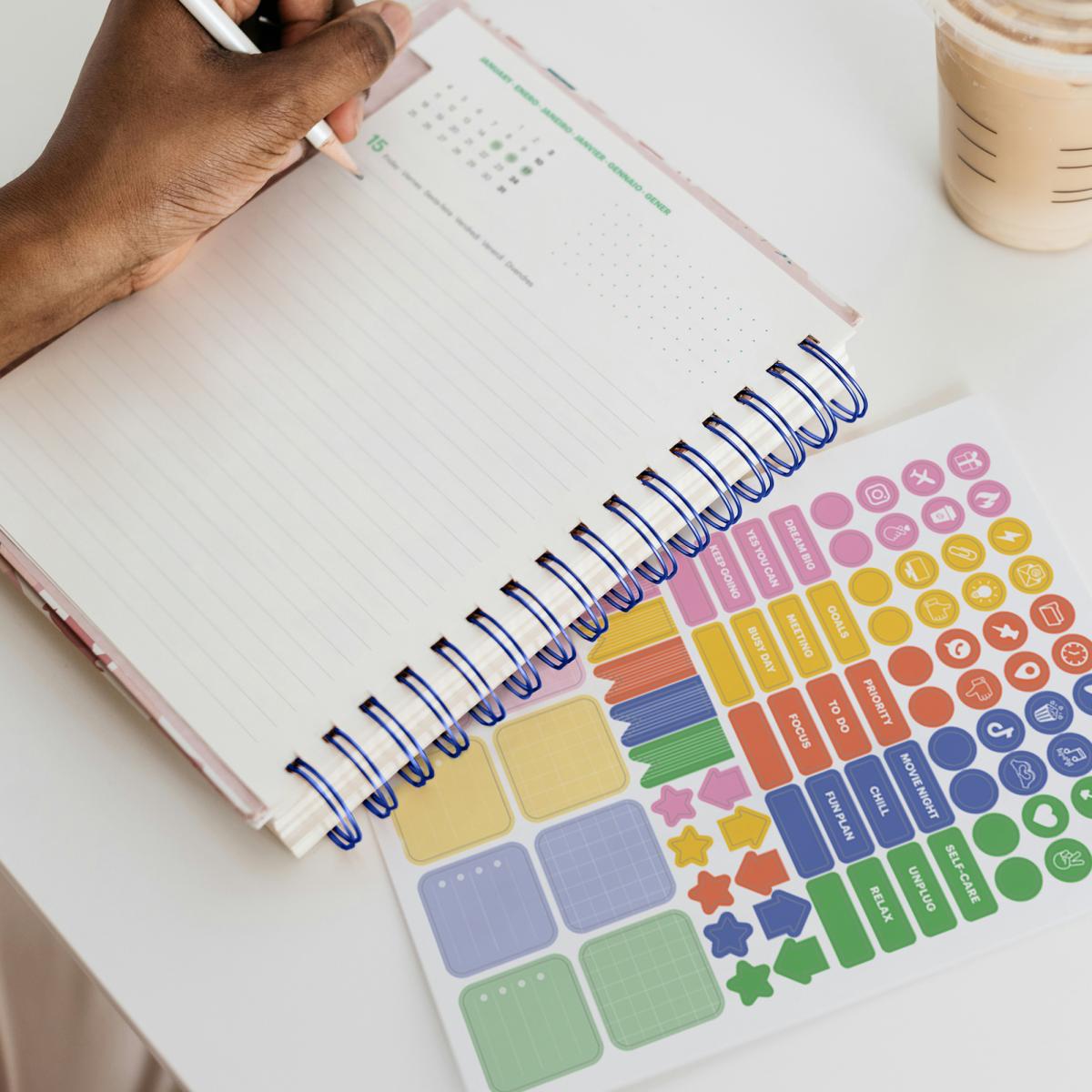 Agenda Escolar Plus Wire-O Día Página Sunny Lines Hutter 2026-27 Miquelrius Multicolor-11