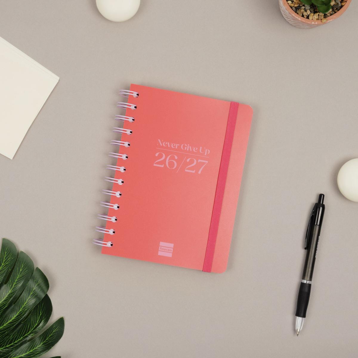 Agenda curso 2026-2027 Cosmo 8º-120x169 mm semana vista horizontal Finocam rojo Rojo-2