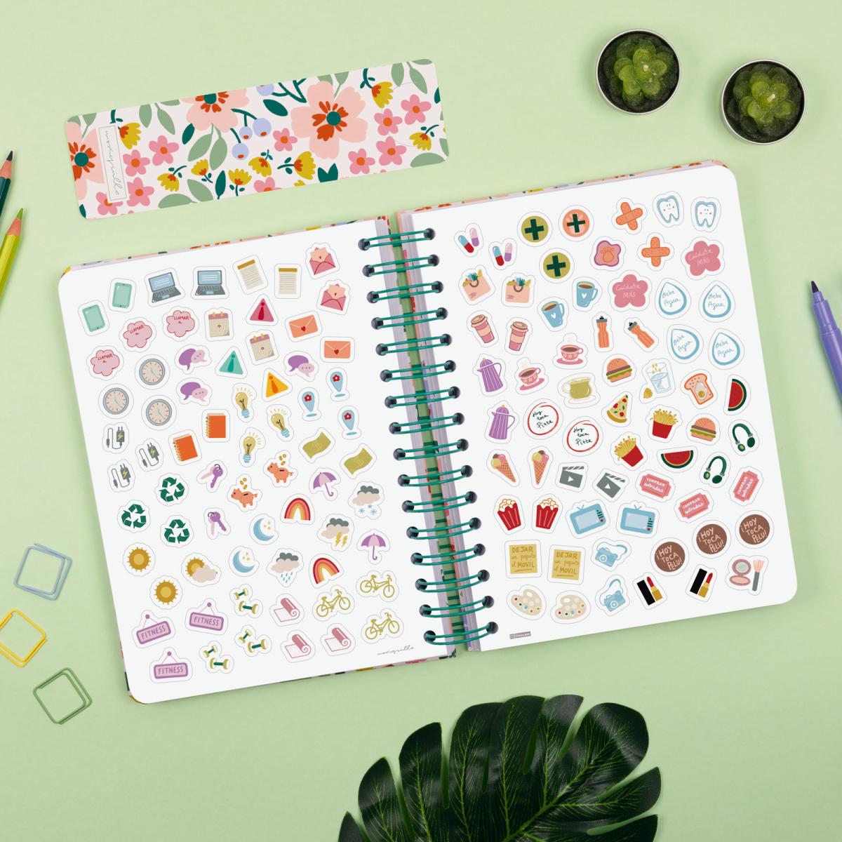 Agenda curso 2026-2027 Moniquilla E10-155x212 mm 1 día página Finocam verde 6