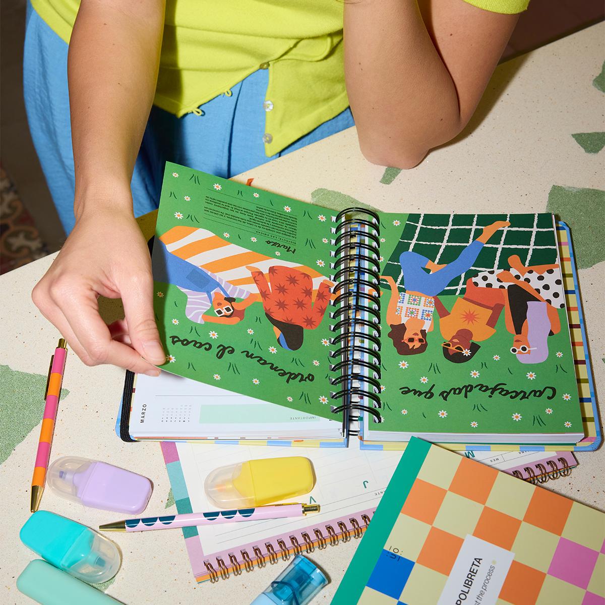 Agenda Escolar 11 Meses 2026-2027 168x220 mm 1 Dia por Página Opoagenda UO Espanhol Multicolor-22