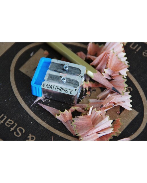 Sacapuntas de arte Meisterwerk long point en magnesio Kum gris 7