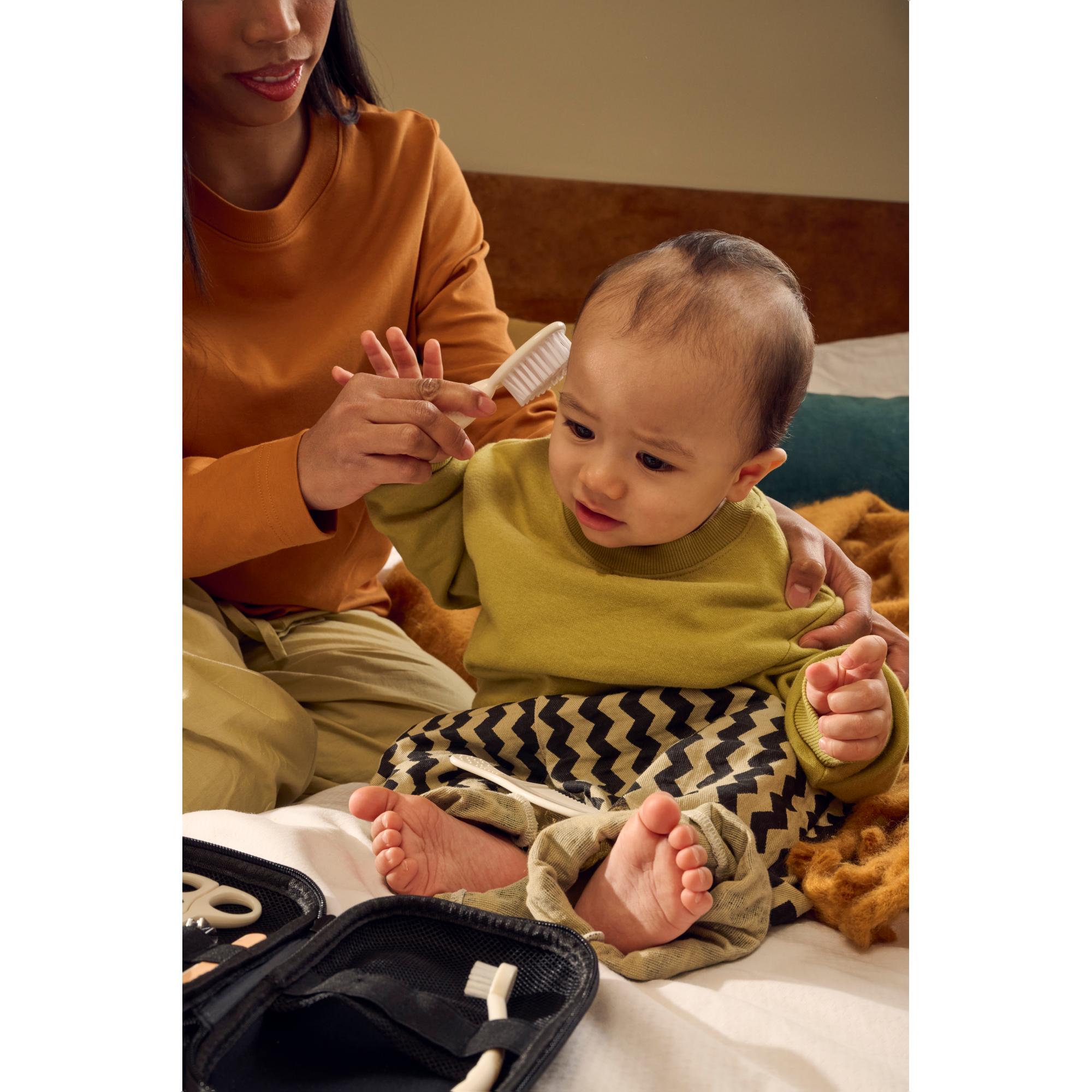 Set de Cuidado y Aseo Bebé Tommee Tippee con 9 accesorios Blanco Blanco-26