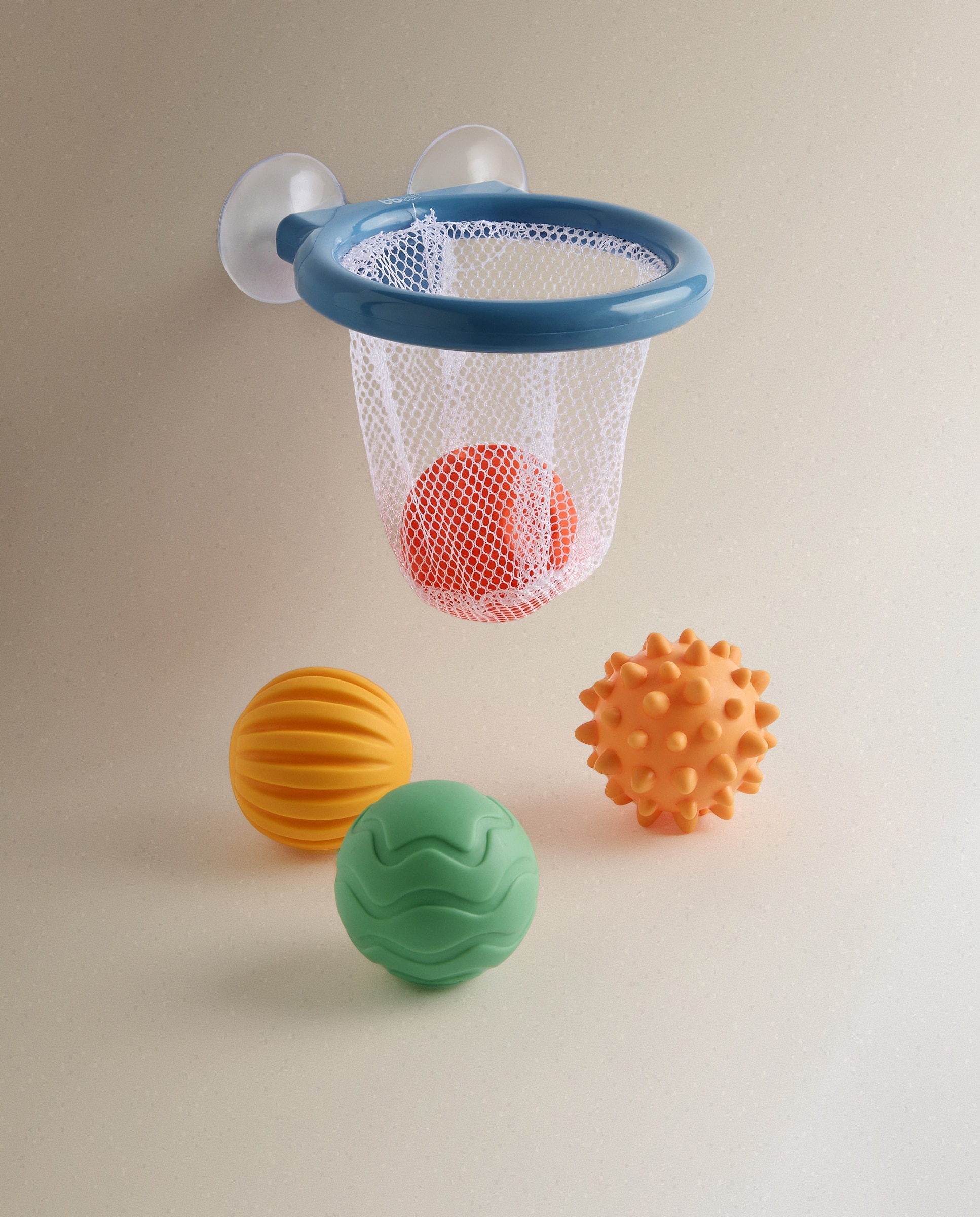 Imagen 0 de Juguete de baño Bbest Canasta con 4 pelotas