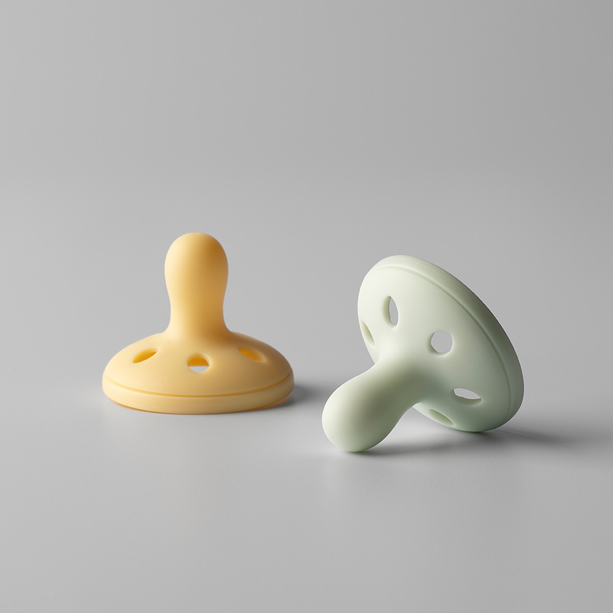 Imagen 4 de Chupete con Forma de Pecho de Tommee Tippee, 0-6 meses - Verde / Amarillo Verde / Amarillo
