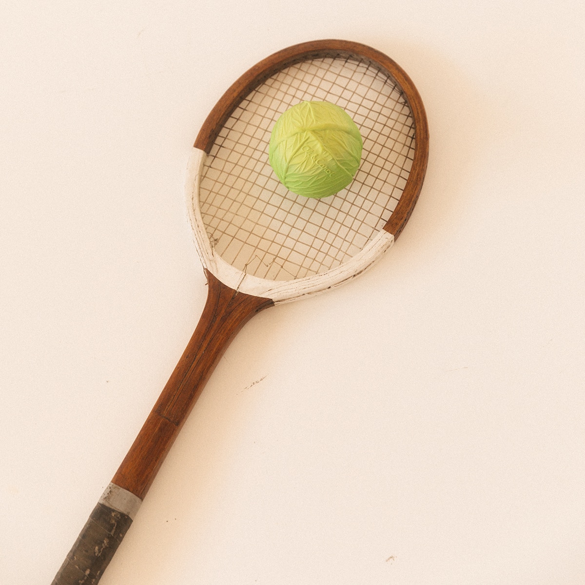 Mordedor pelota Oli&Carol caucho natural col verde colección Sporty Fruits Verde Verde-3