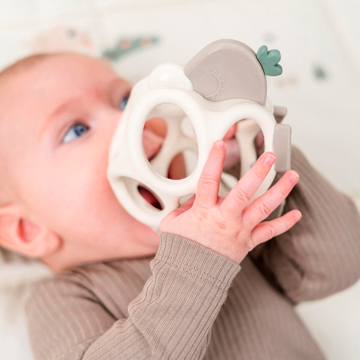 Mordedor para Preensão de Silicone Tiny Farm Bege-3