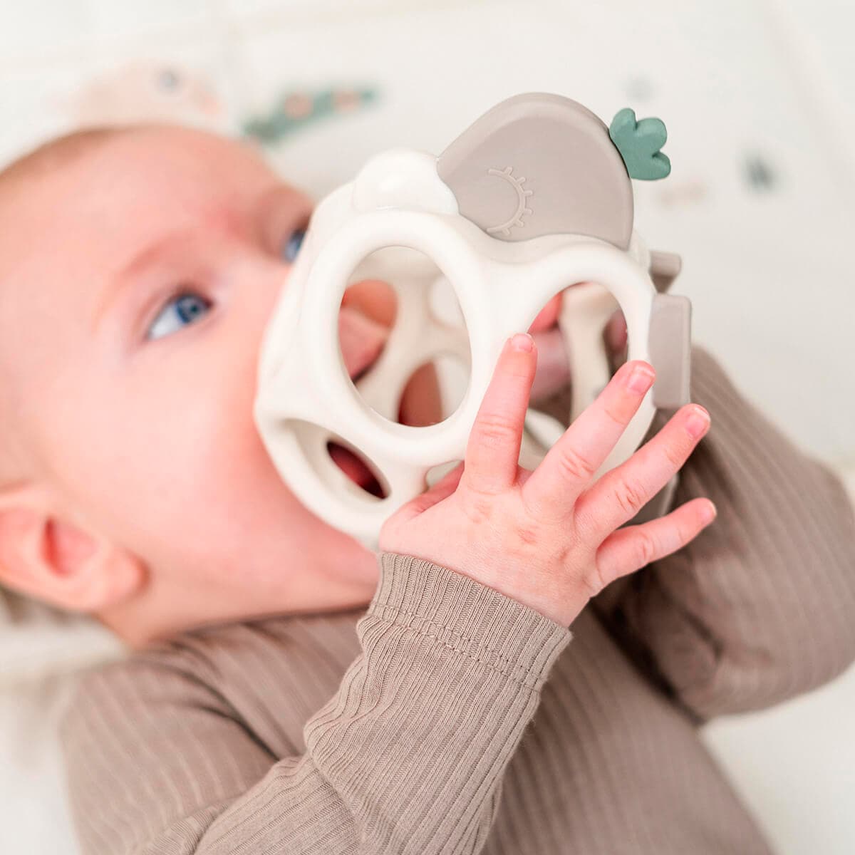 Mordedor para Preensão de Silicone Tiny Farm Bege-3