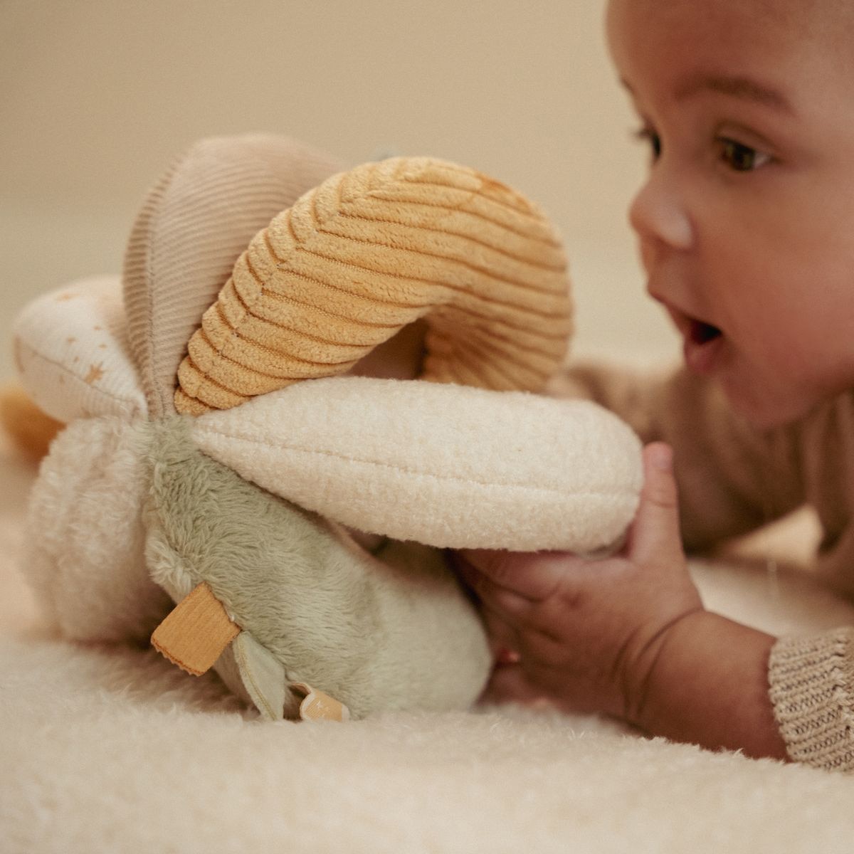 Roca Bola Little Dutch Montessori coleção Newborn Naturals Bege Serra-2