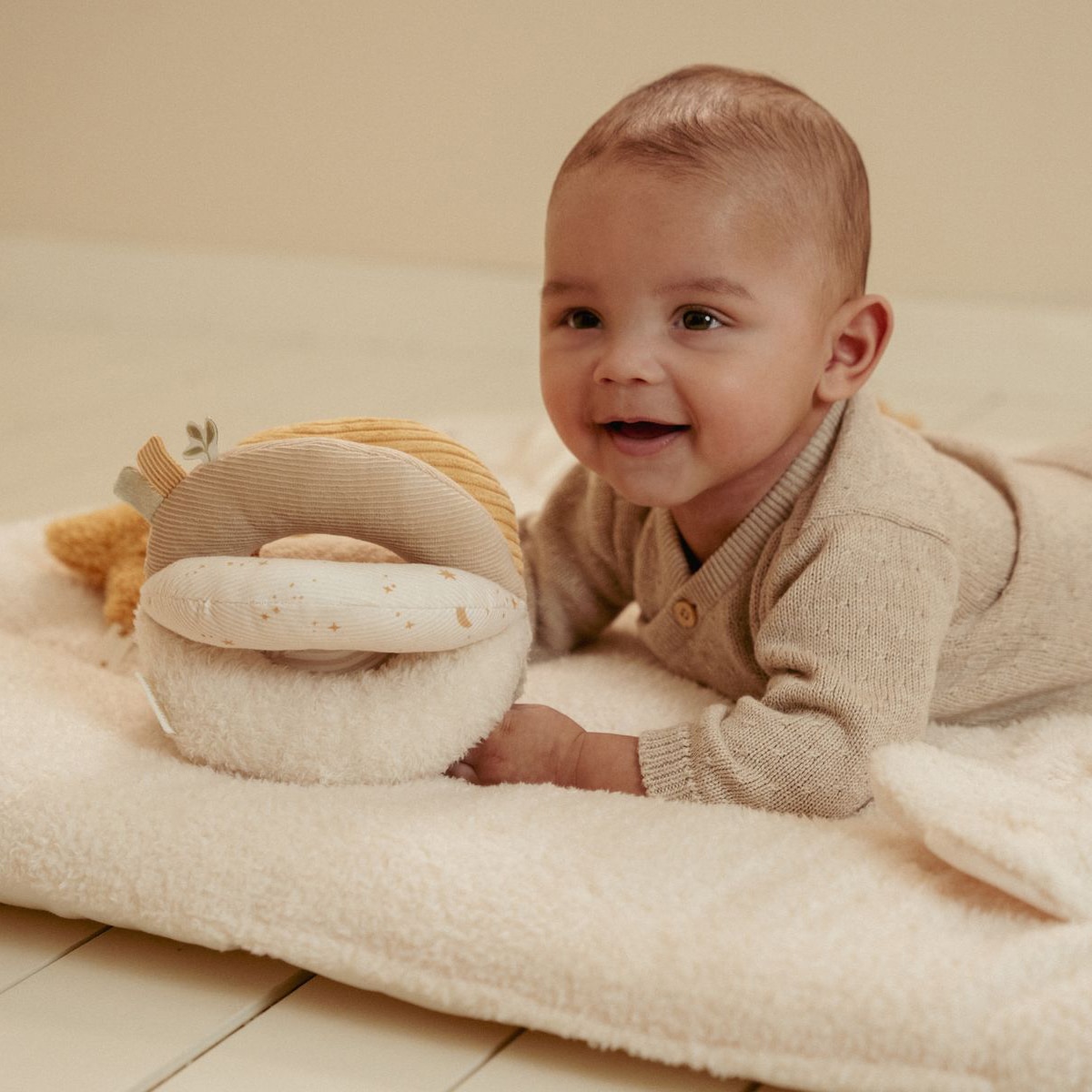 Roca Bola Little Dutch Montessori coleção Newborn Naturals Bege Serra-3
